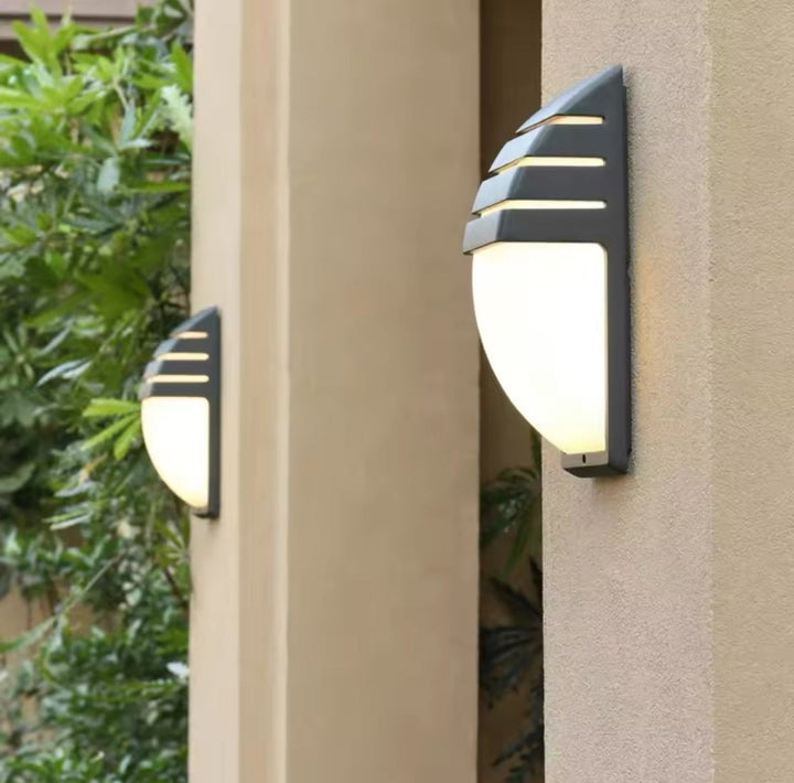 Outdoor Wall Light with Black Frame and Frosted Shade