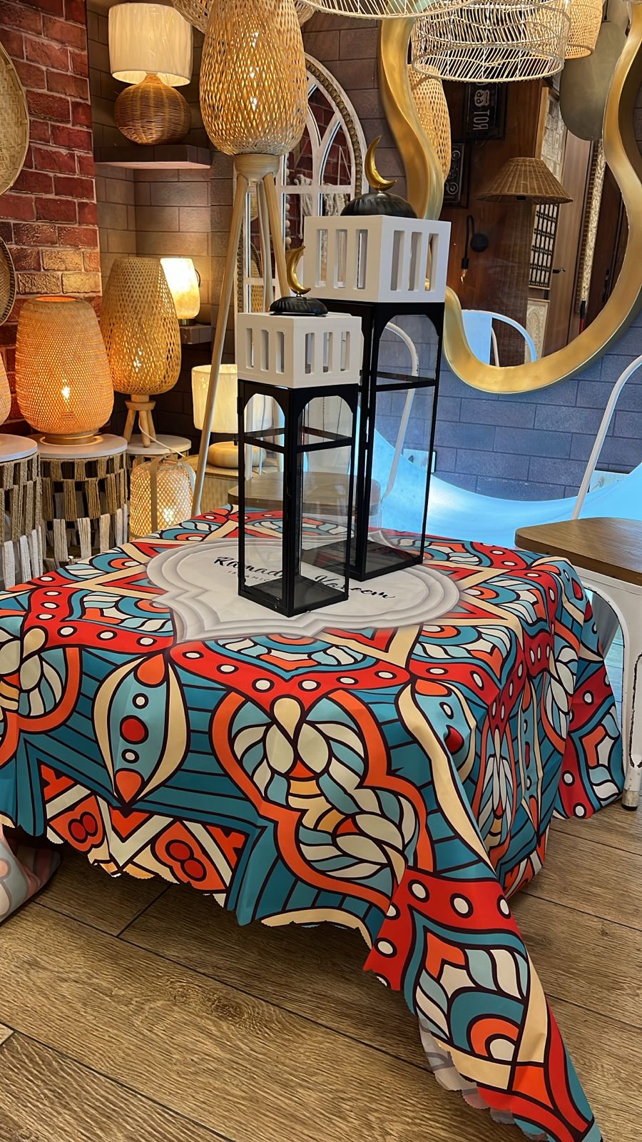 Modern Crescent Moon Lantern Set