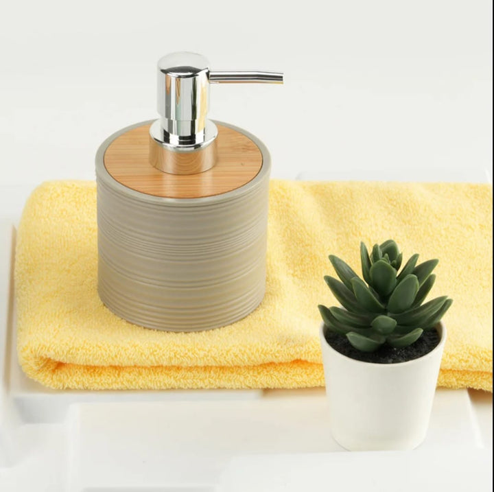 Minimal White Bathroom Accessory Set