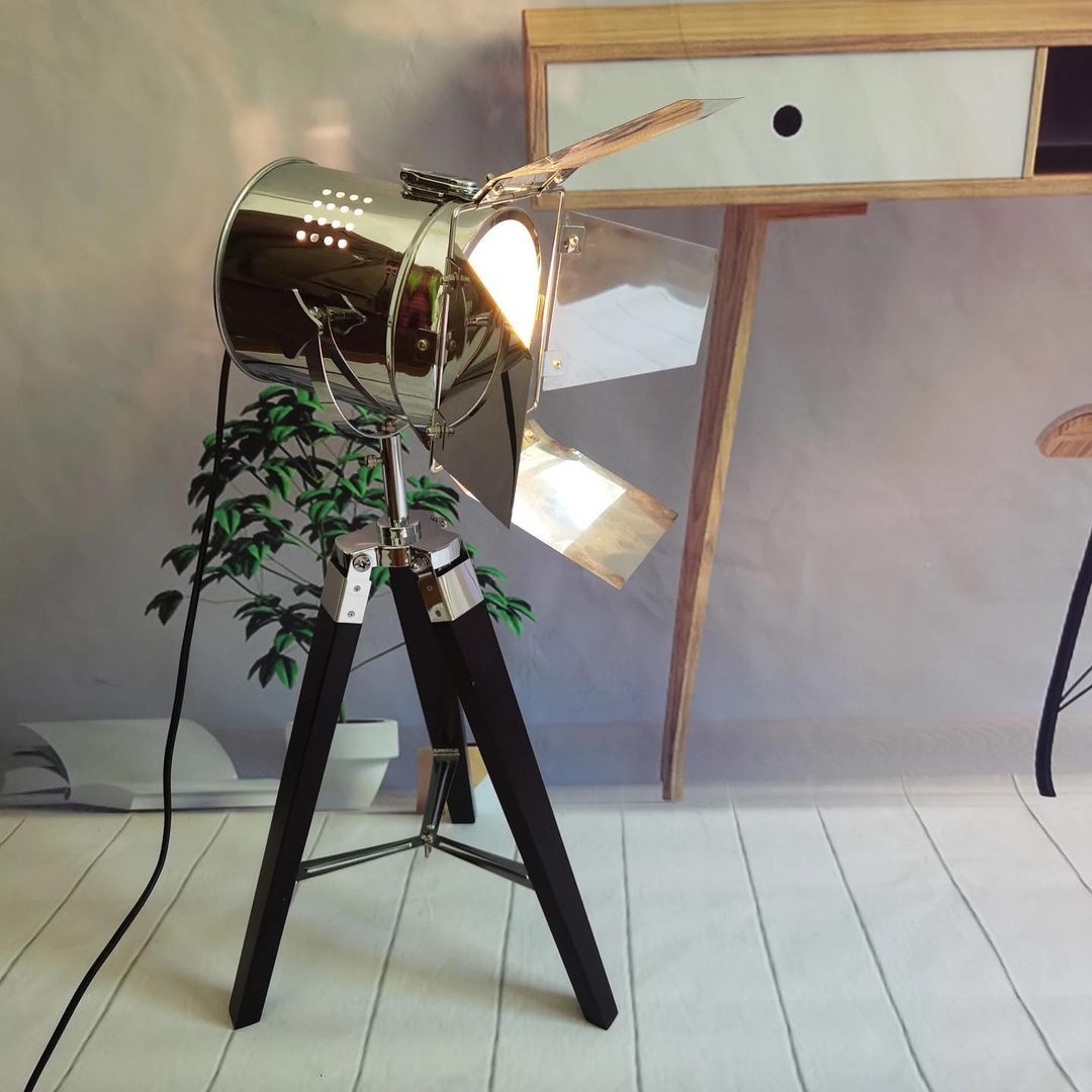 Industrial Tripod Floor Lamp with Spotlight Design