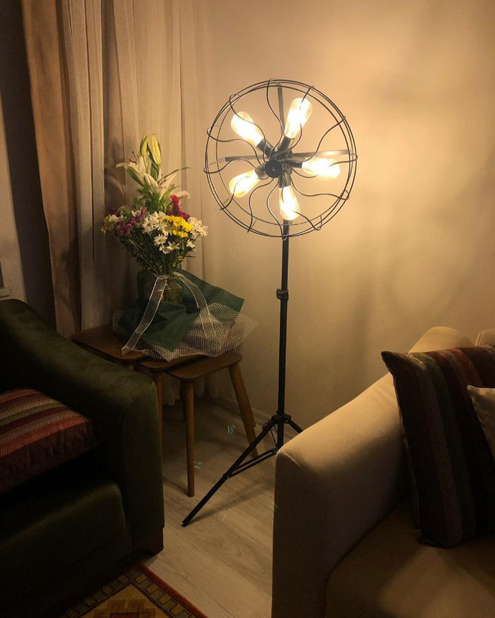 Industrial Fan-Style Floor Lamp – Vintage Bulb Design