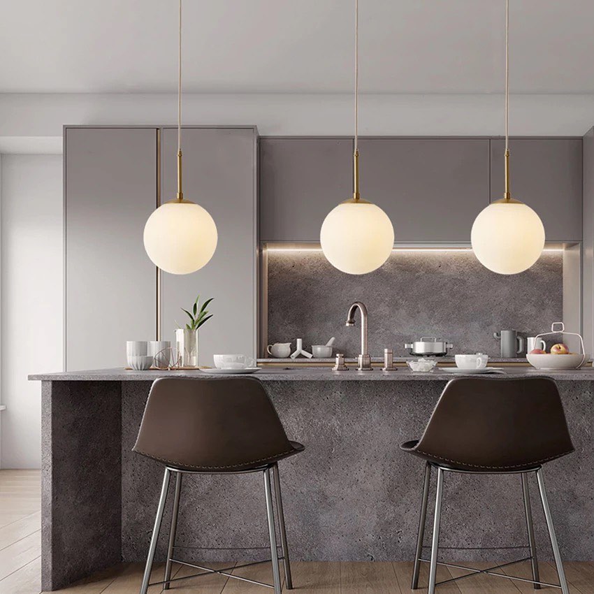 Setthis Modern Globe Pendant Light SetThis modern globe pendant light set feat ...