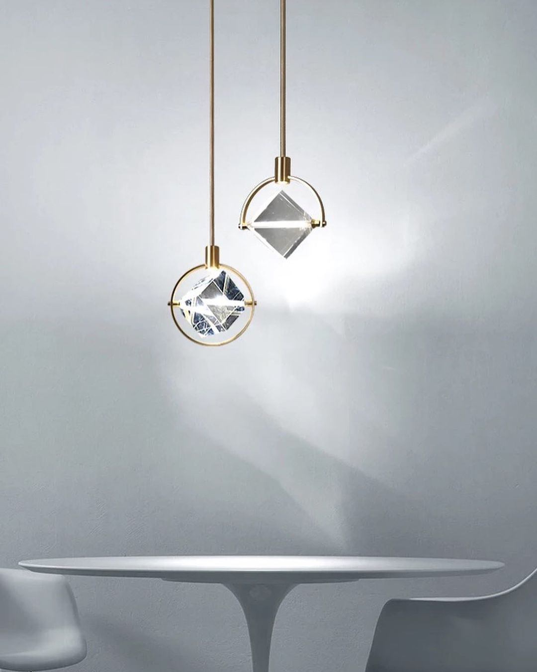 Modern Crystal-Inspired Pendant Light