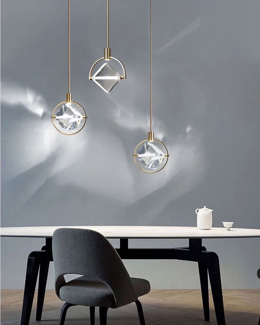 Modern Crystal-Inspired Pendant Light