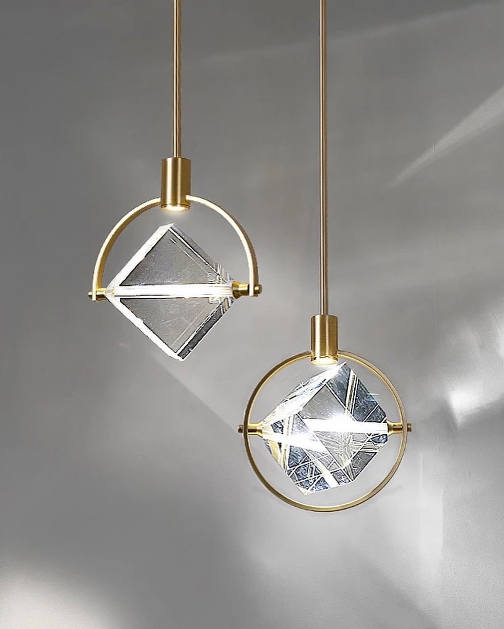 Modern Crystal-Inspired Pendant Light