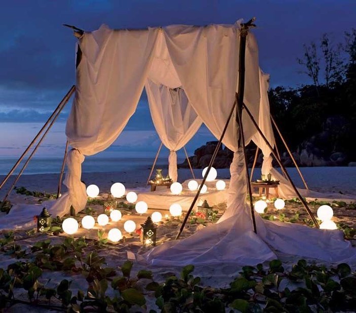 Outdoor Globe String Lights for Romantic Ambiance