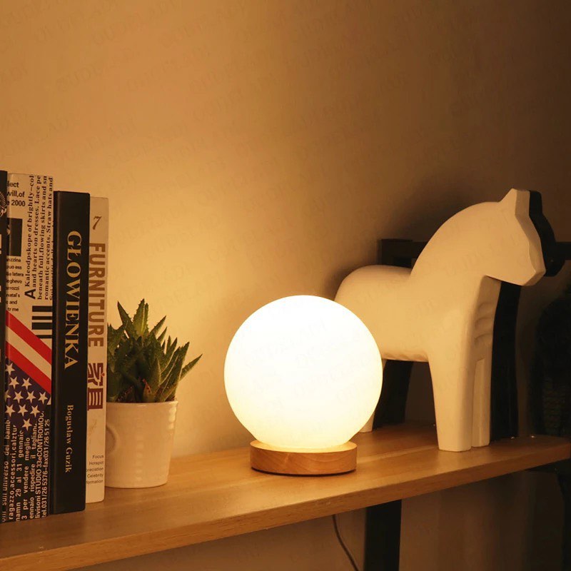 Minimalist Spherical Table Lamp