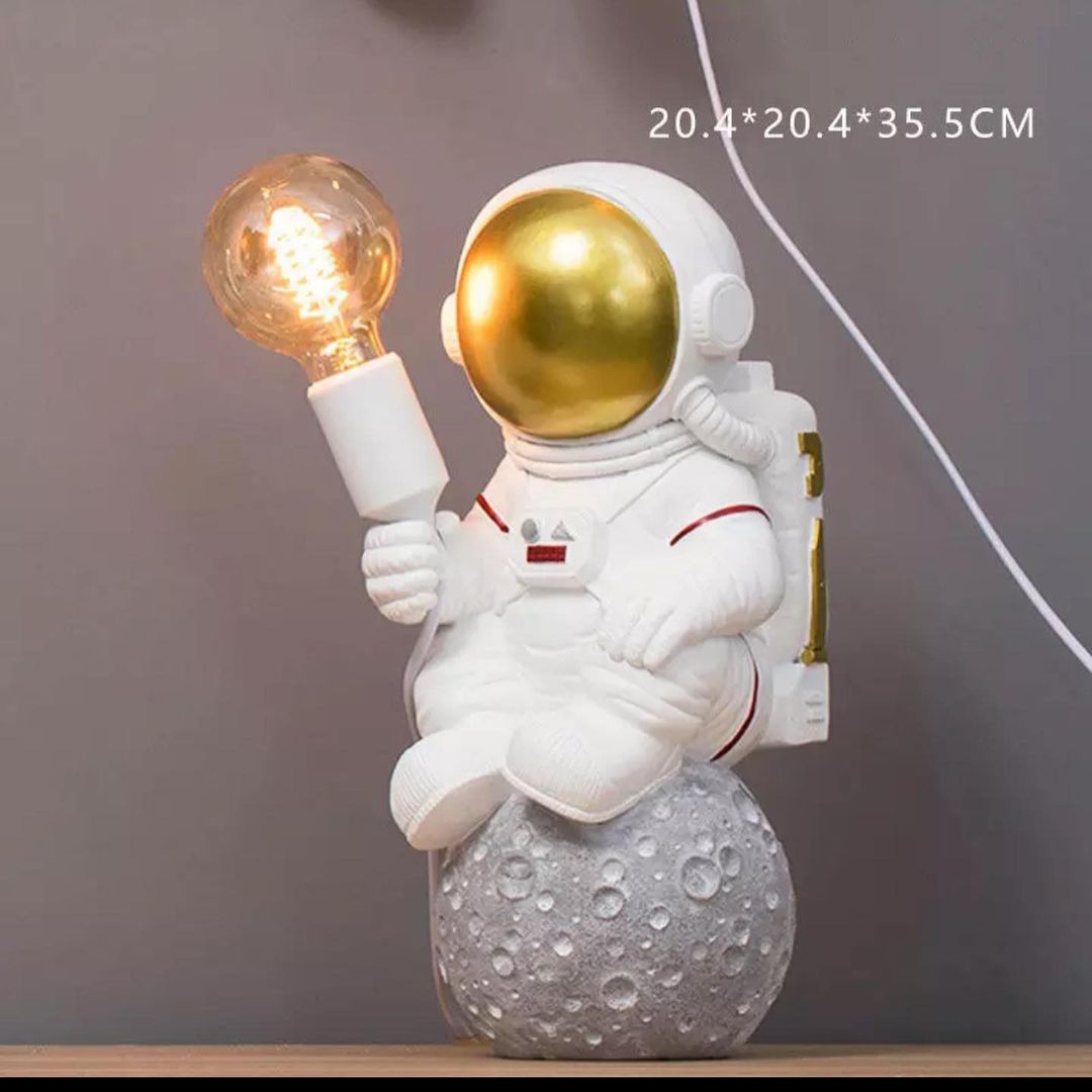 Astronaut Sculpture Lamp on Moon