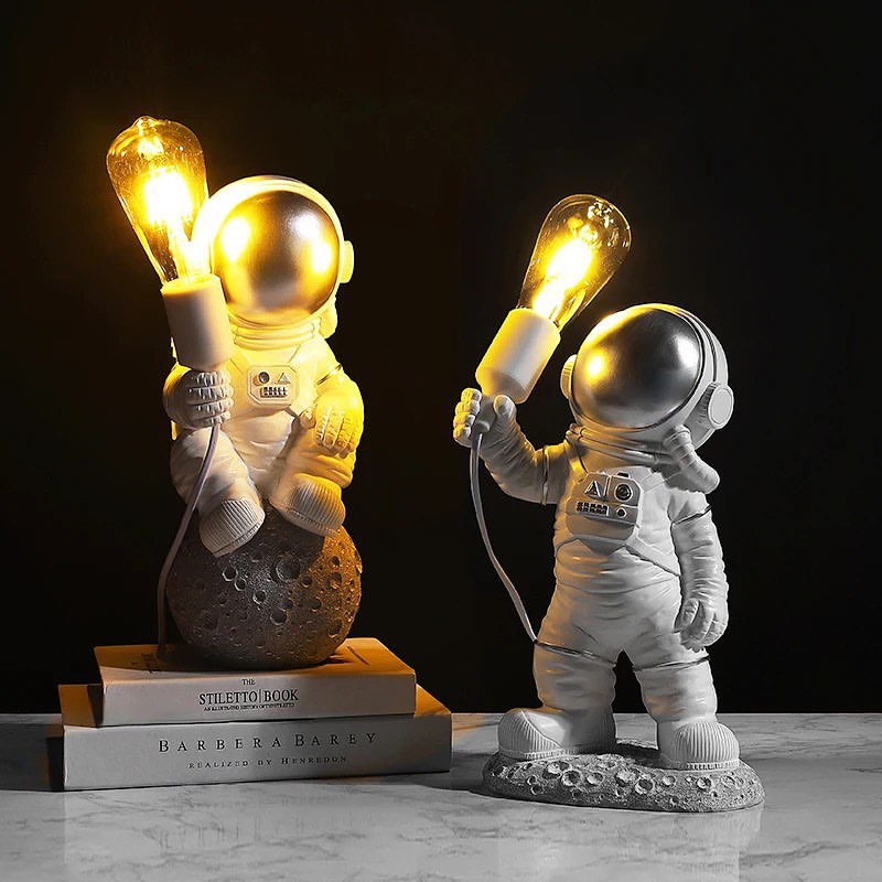 Astronaut Sculpture Table Lamp