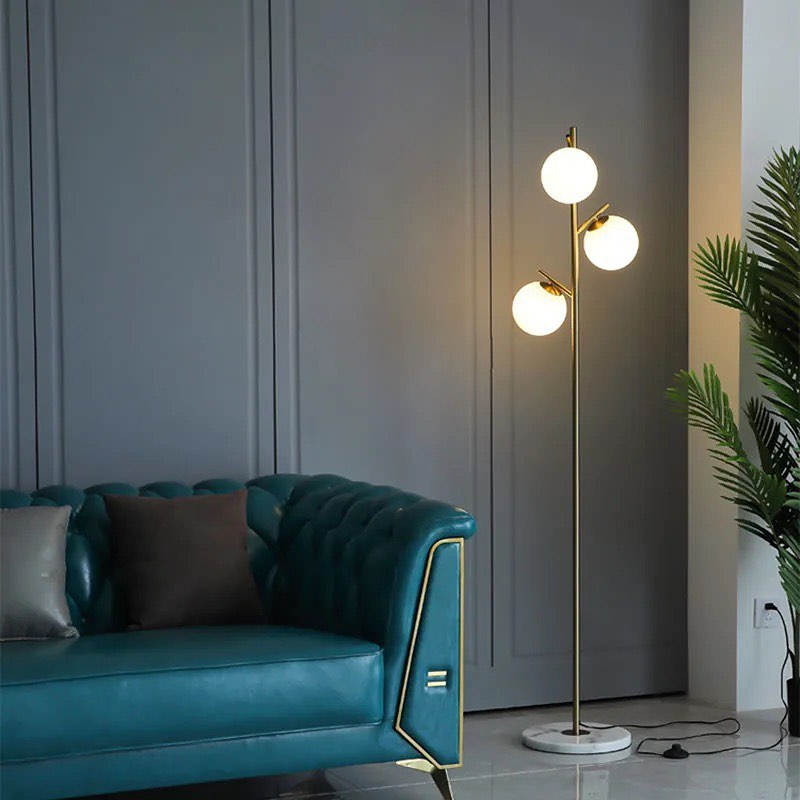 Modern Floor Lamp with Spherical Lights