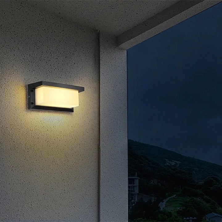 Outdoor Wall Light