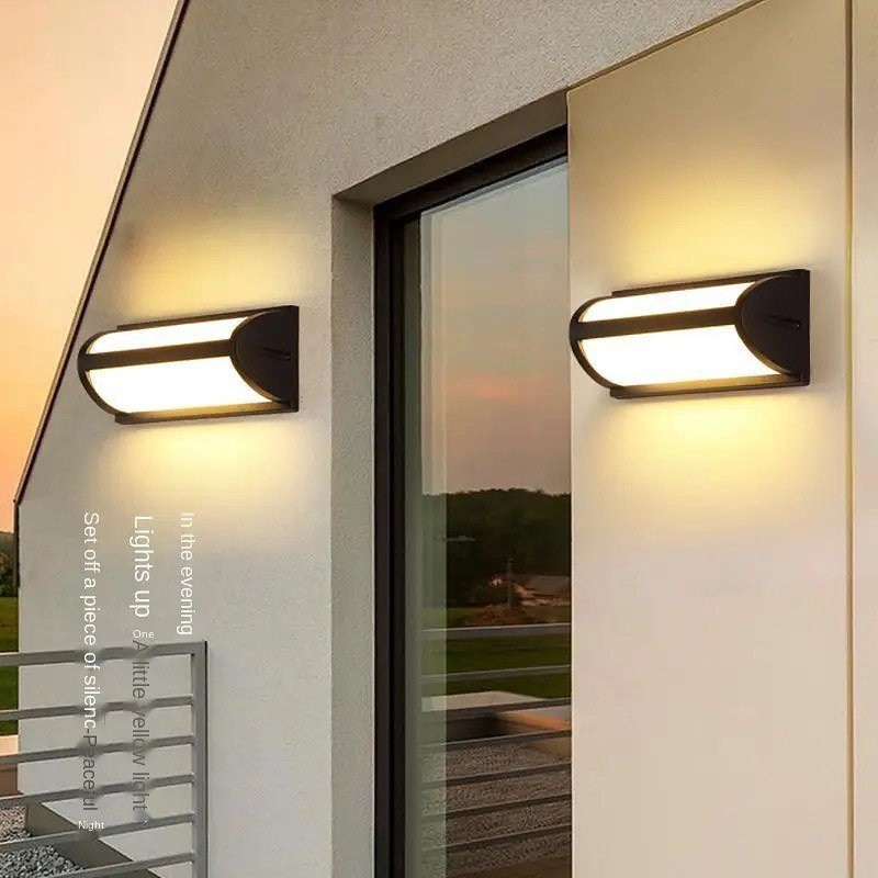 Outdoor Wall Light