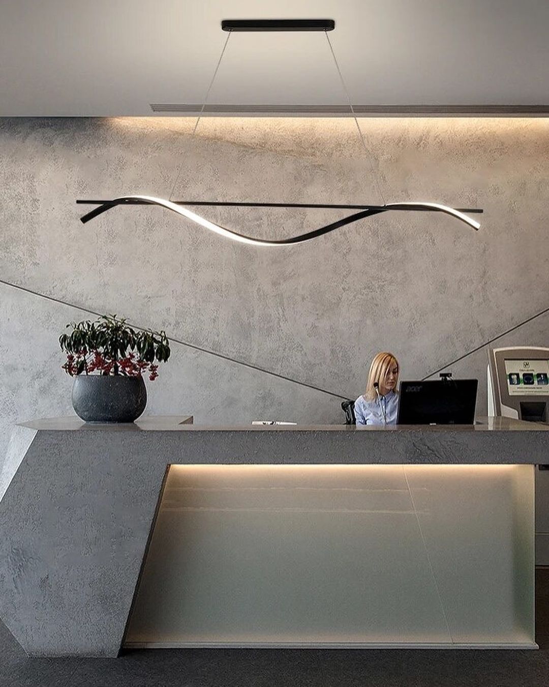 Wave Shaped LED Pendant Light