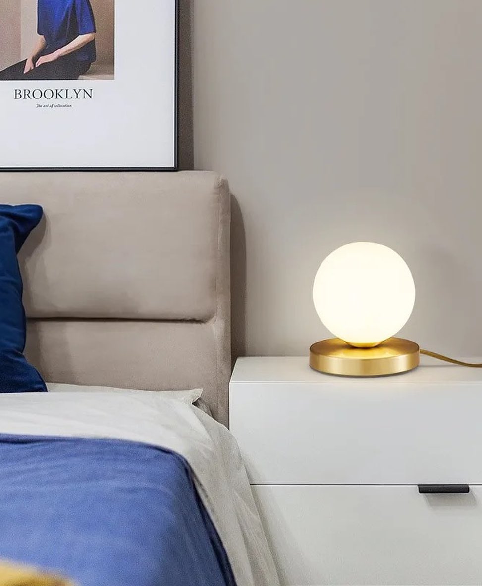 Minimalist Bedside Table Lamp