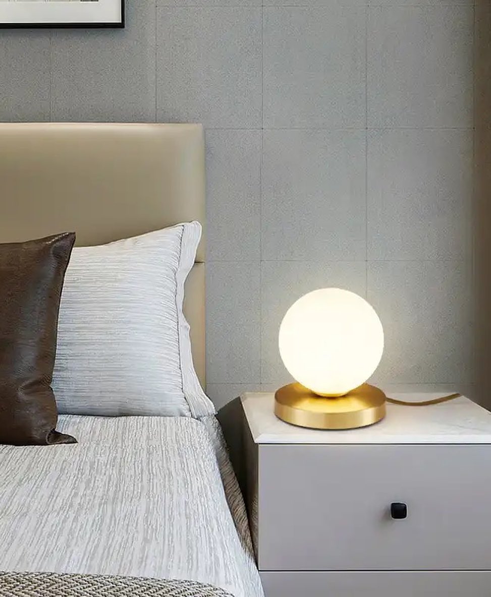 Minimalist Bedside Table Lamp