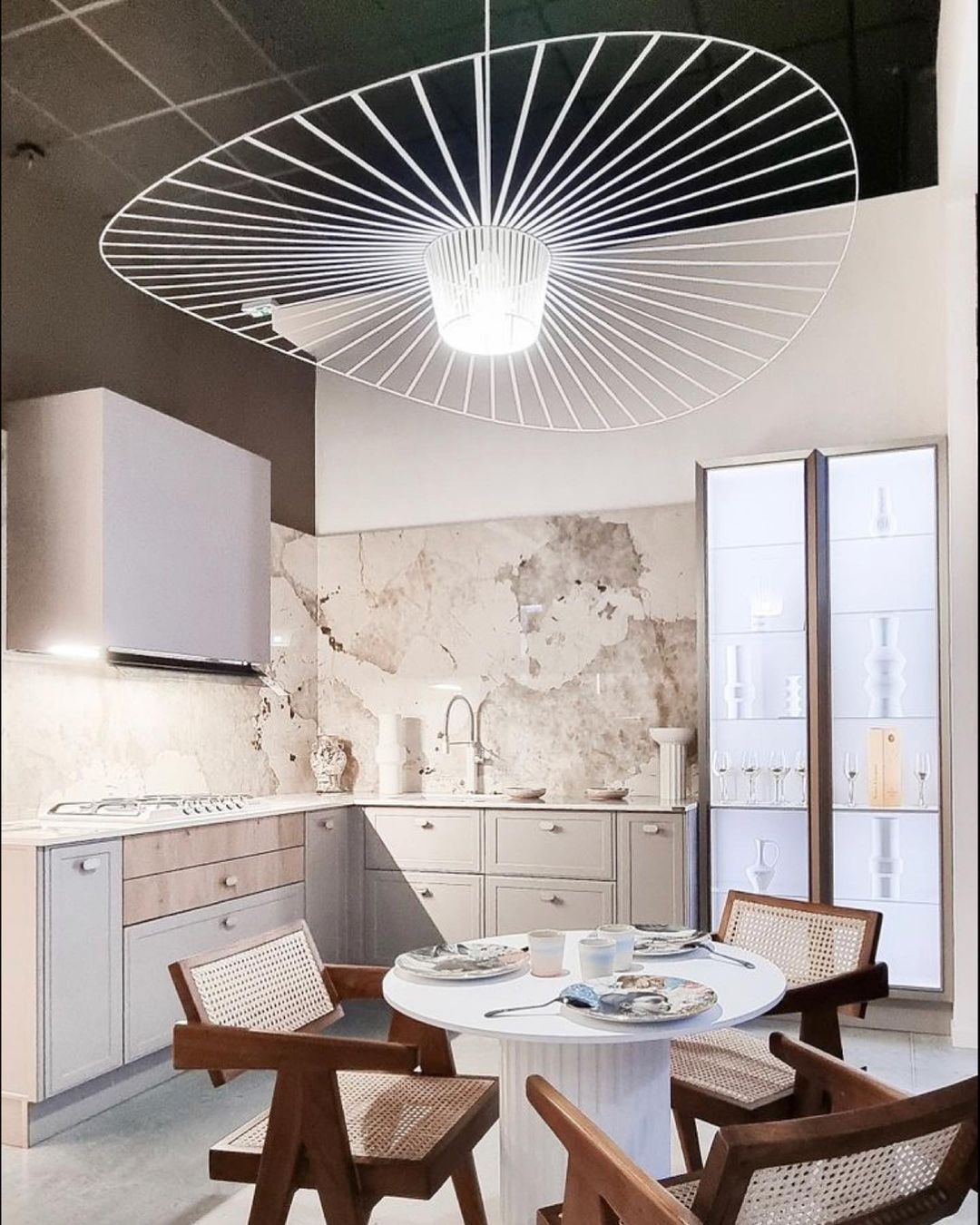 Artistic Wire Pendant Light