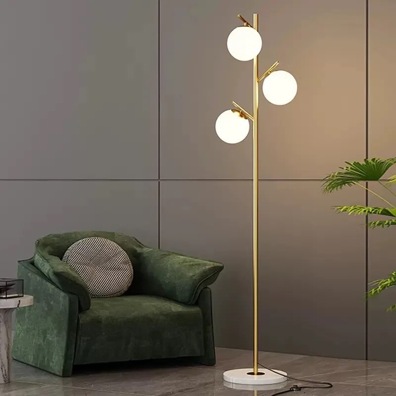 Modern Floor Lamp with Spherical Lights