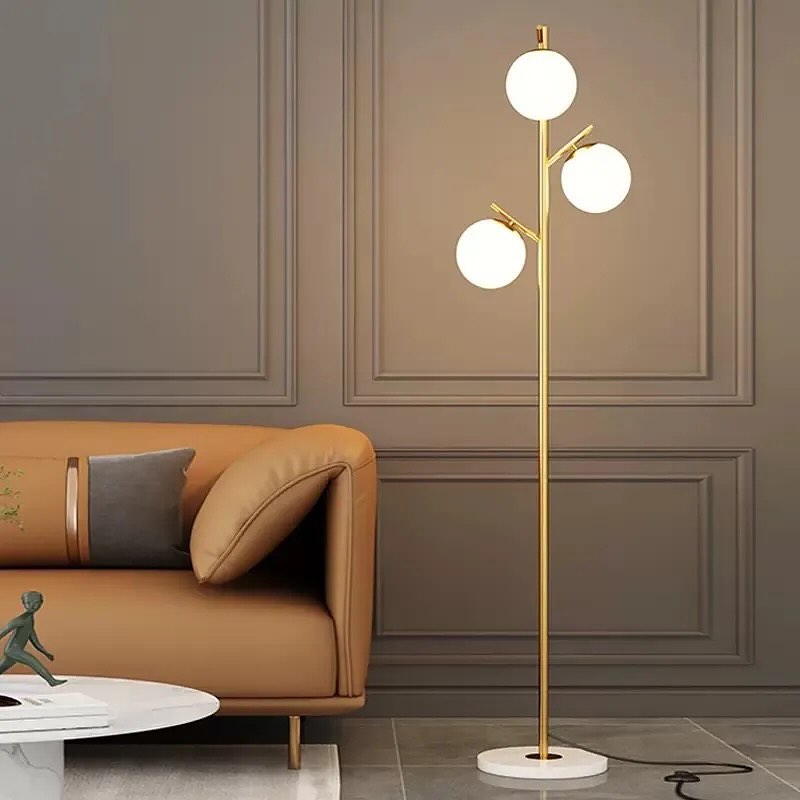 Modern Floor Lamp with Spherical Lights