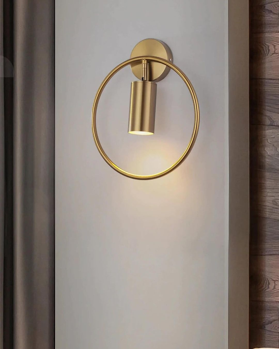 Elegant Gold Wall Sconce