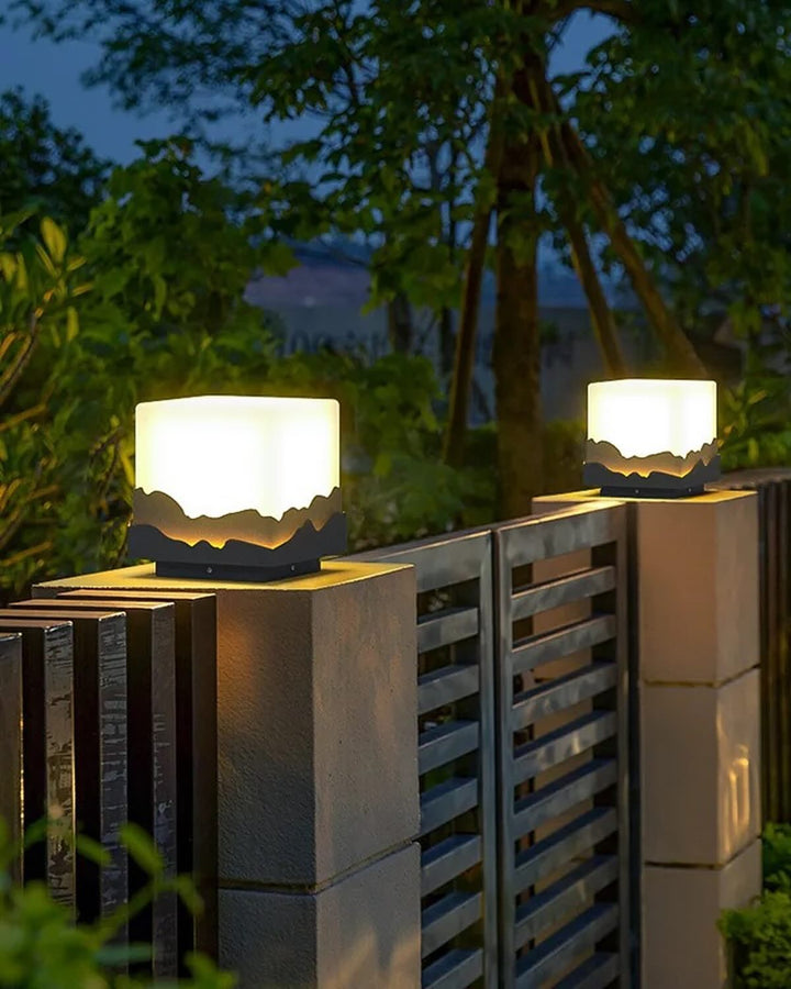 Outdoor Pillar Lamp (Mountain)