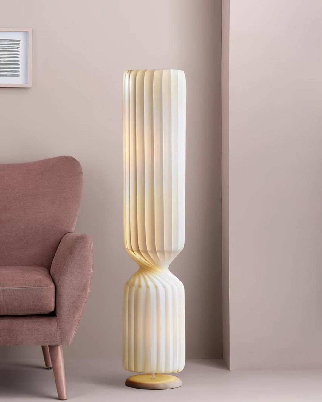 Sculptural Twist Floor Lamp with Modern Vertical Design