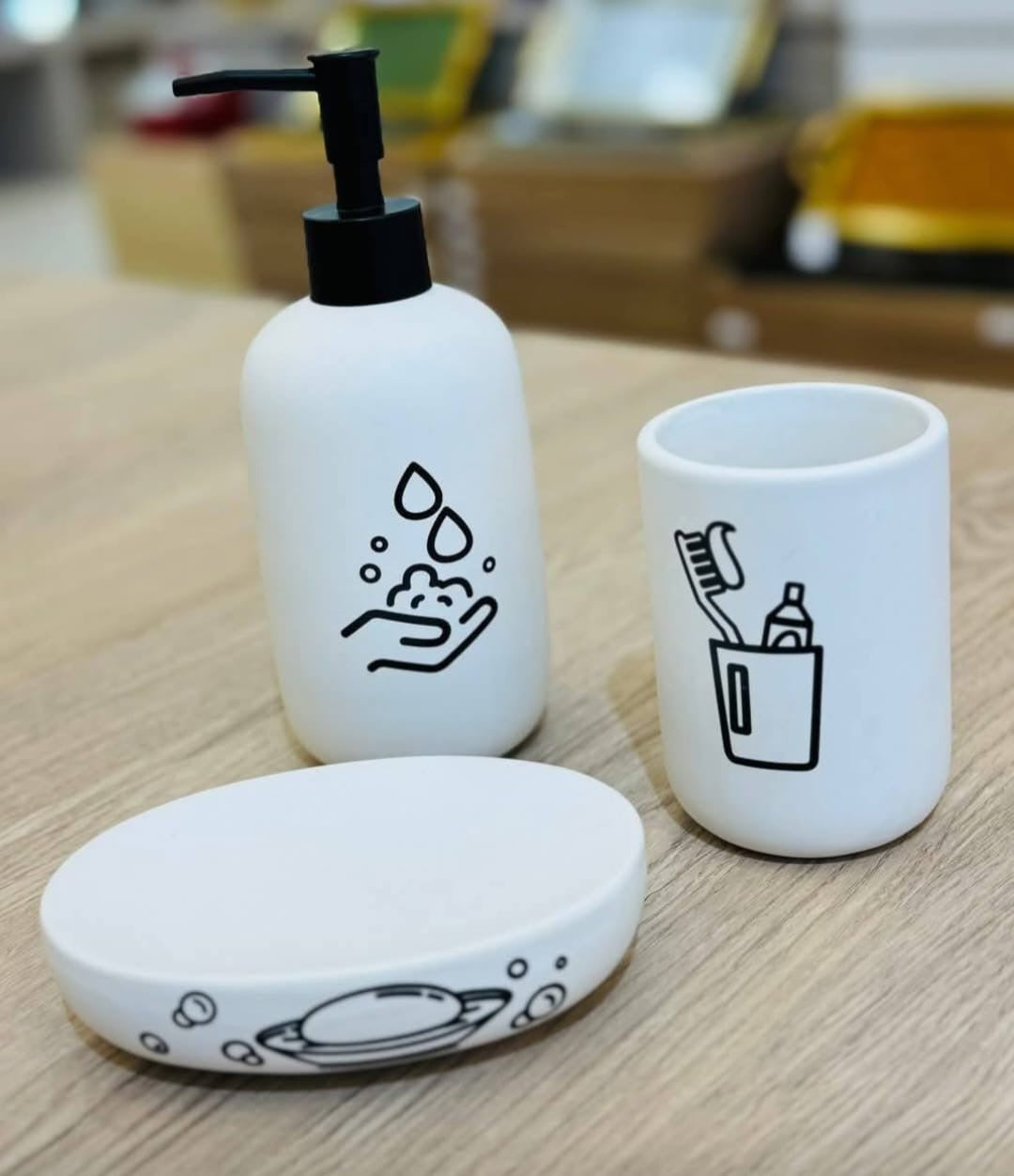 Minimal Bathroom Accessory Set