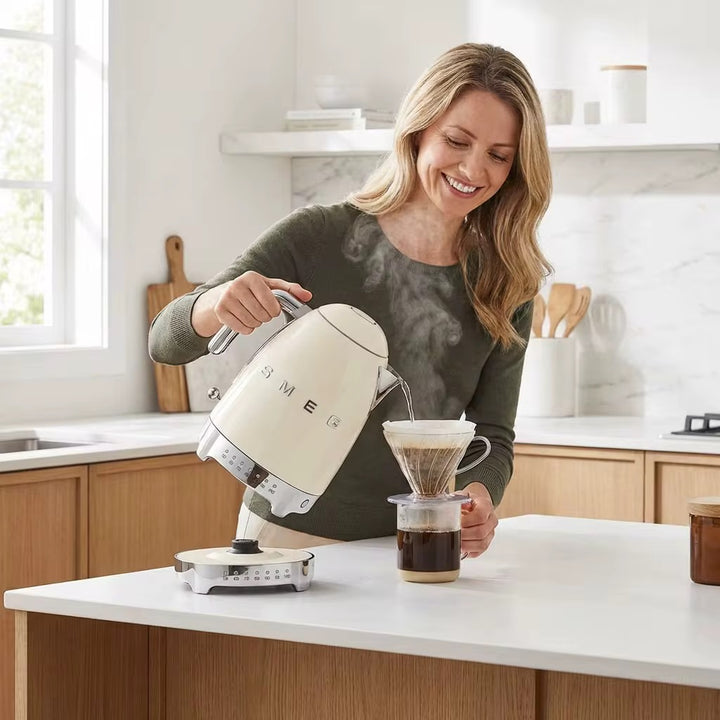 Retro Electric Kettle with Stainless Steel Accents