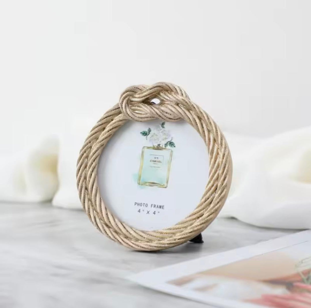 Round Golden Rope-Knot Photo Frame