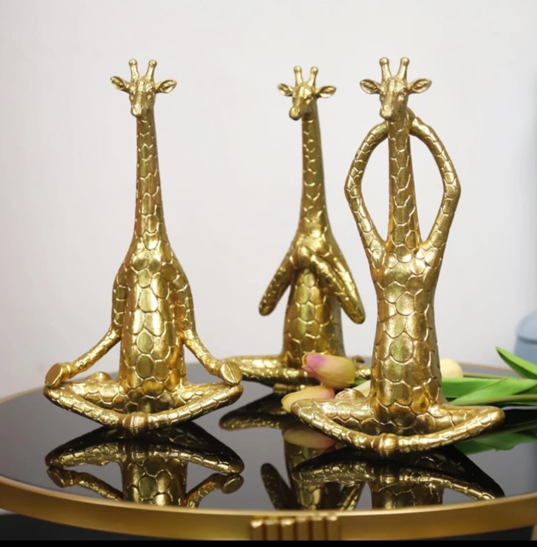 Gold Giraffe Yoga Statue(1 piece)