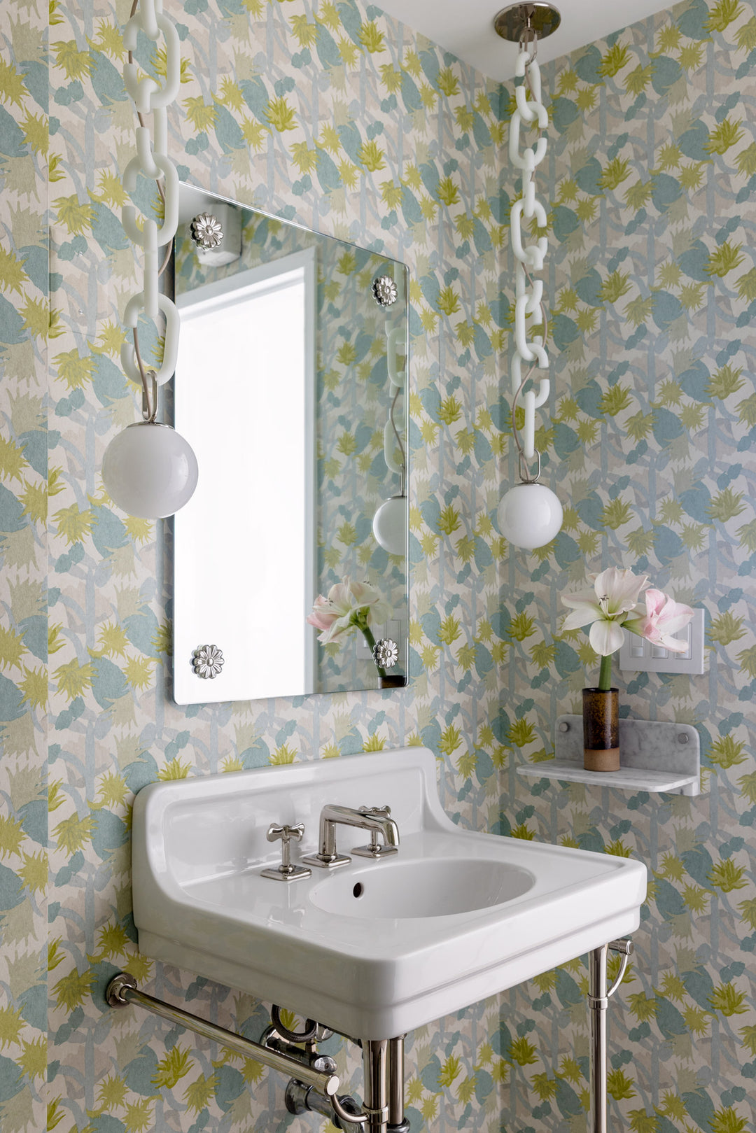 Modern Chain Globe Pendant Light