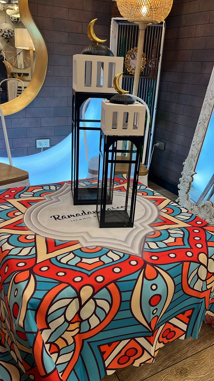 Modern Crescent Moon Lantern Set