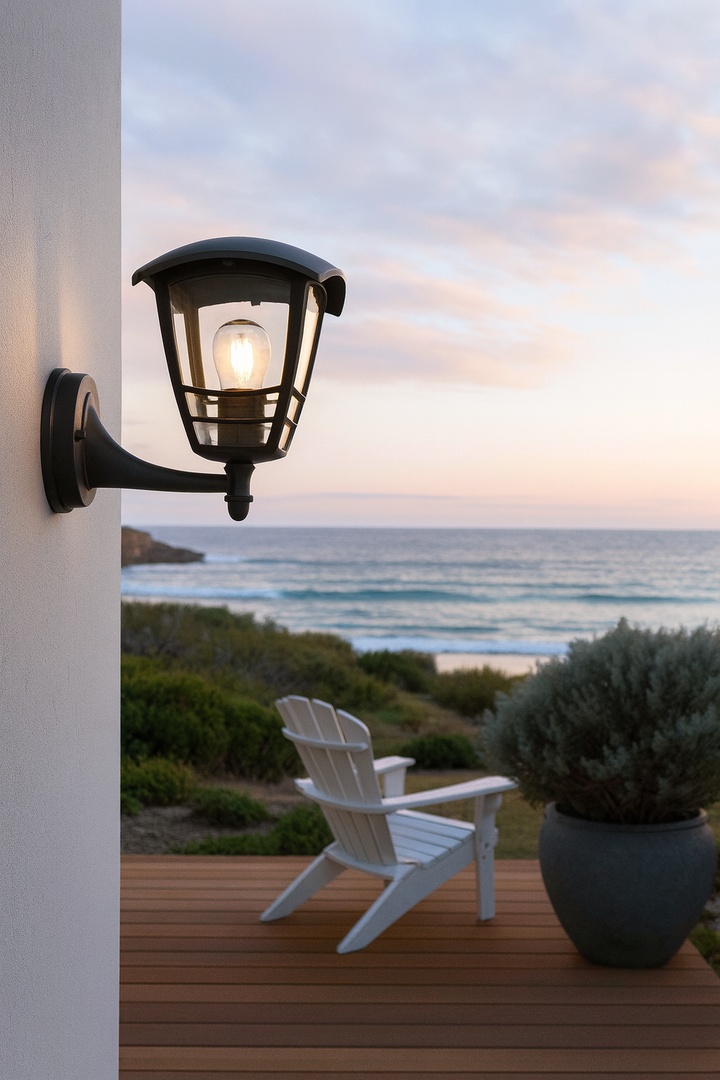Classic Outdoor Wall Lantern
