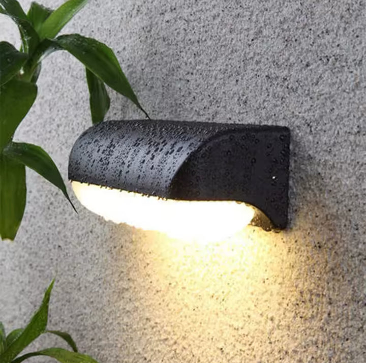 Modern Black LED Outdoor Wall Lamp - Durable Design