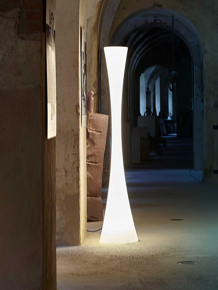 Luma Twist - Modern Sculptural LED outdoor Floor Lamp