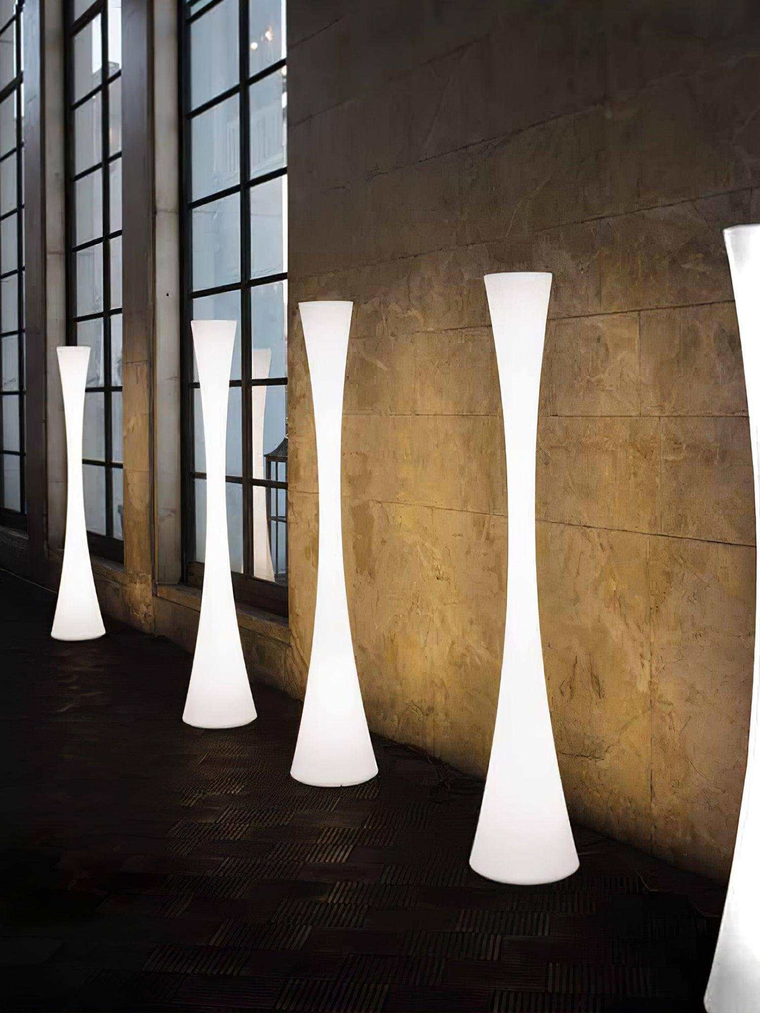 Luma Twist - Modern Sculptural LED outdoor Floor Lamp