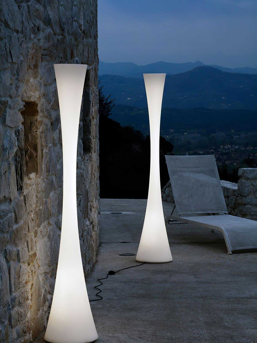 Luma Twist - Modern Sculptural LED outdoor Floor Lamp