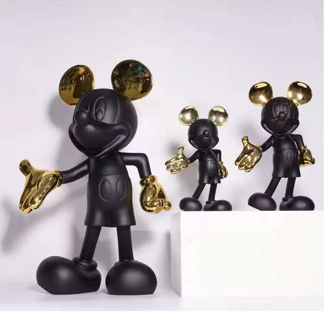 Modern Black Gold Figurines