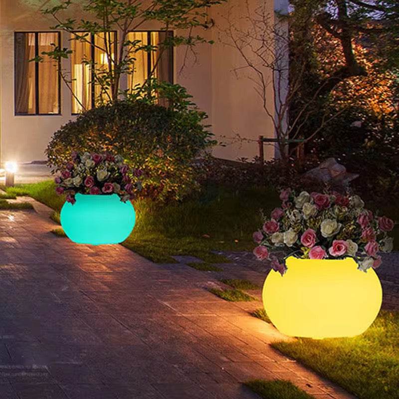 Illuminated Outdoor Planter Light