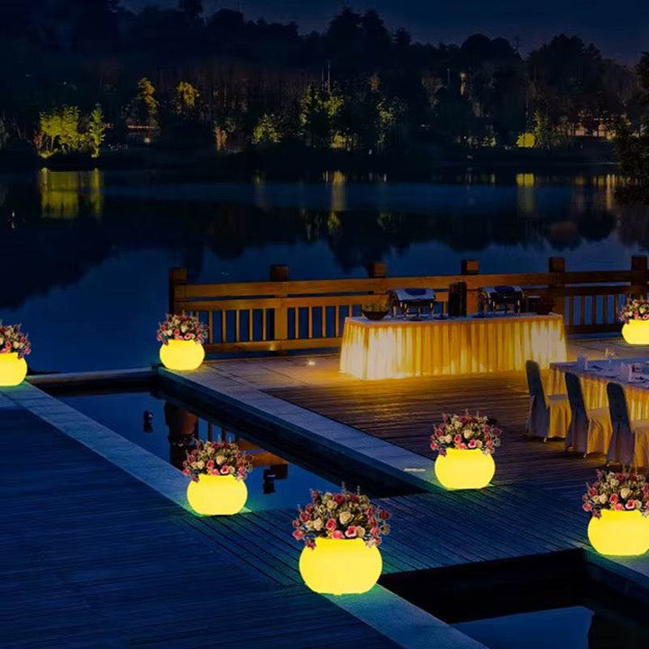 Illuminated Outdoor Planter Light