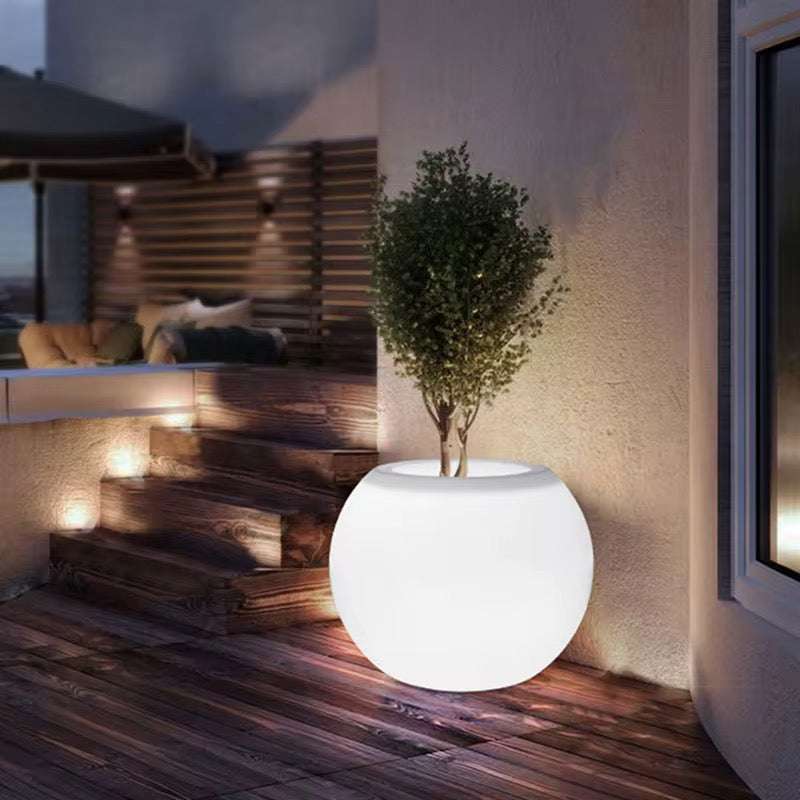 Illuminated Outdoor Planter Light
