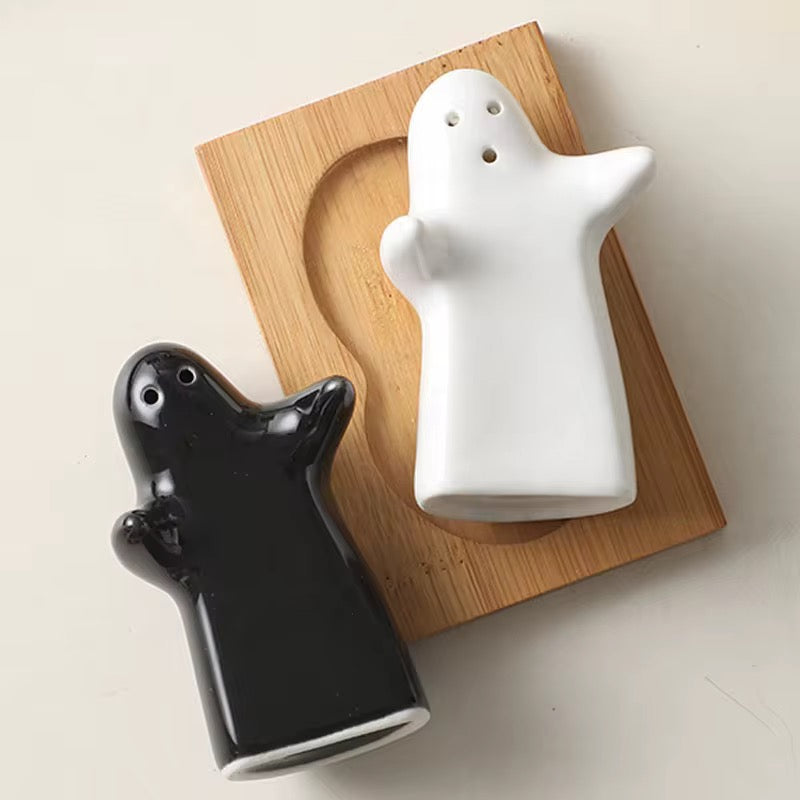 Hugging Ceramic Salt & Pepper Shaker Set