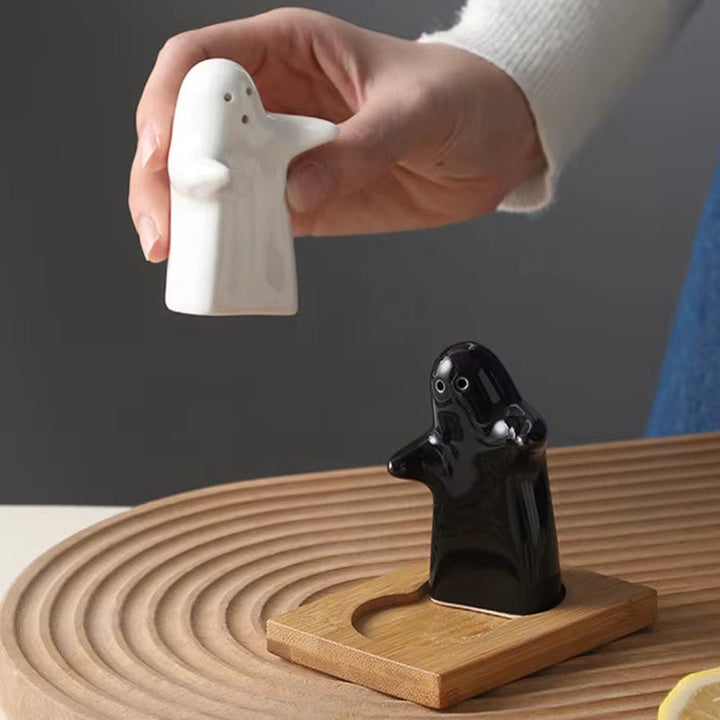 Hugging Ceramic Salt & Pepper Shaker Set