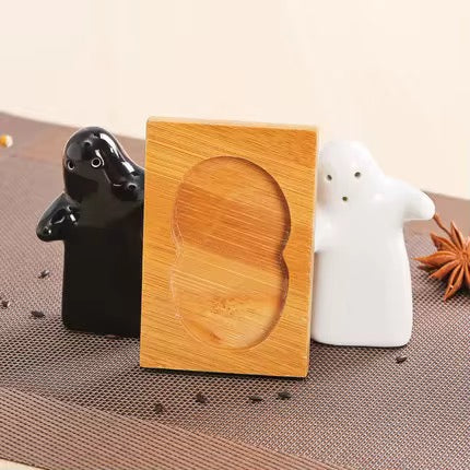 Hugging Ceramic Salt & Pepper Shaker Set