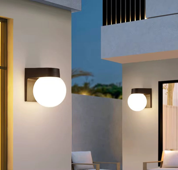 Minimal Globe outdoor Wall Light