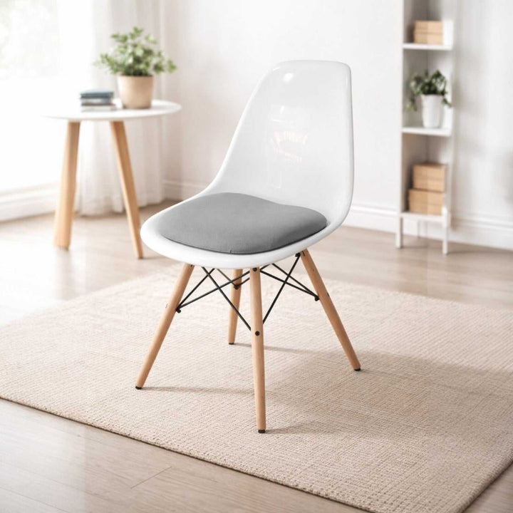 High-quality acrylic dining chair with break-resistant seat and beech wood legs