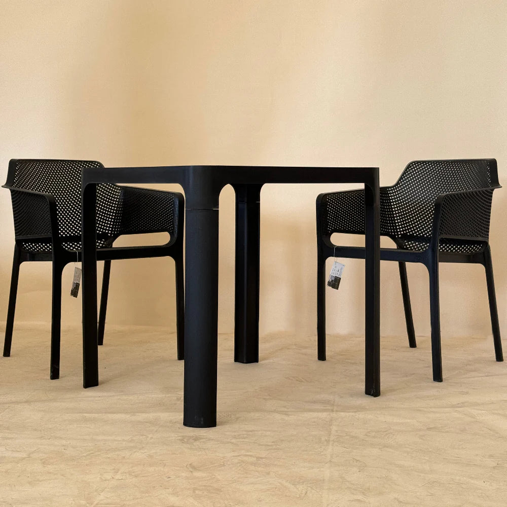 Dot Standard Table