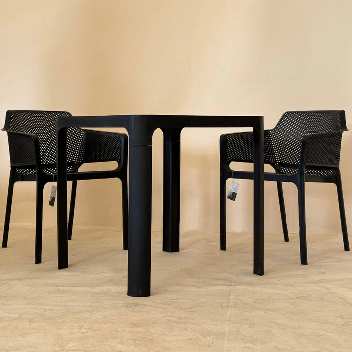 Dot Standard Table