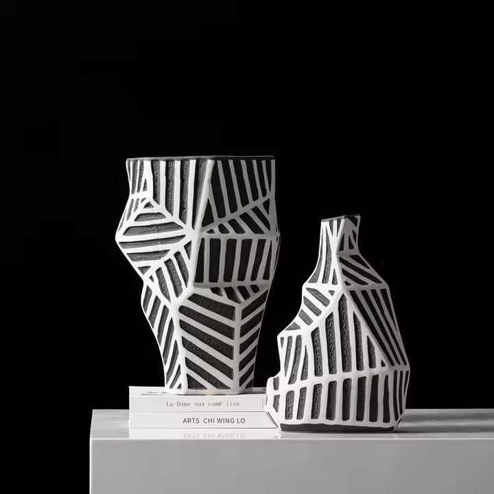 Abstract Black & White Ceramic Vase(1 piece)