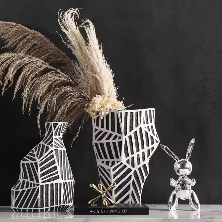 Abstract Black & White Ceramic Vase(1 piece)