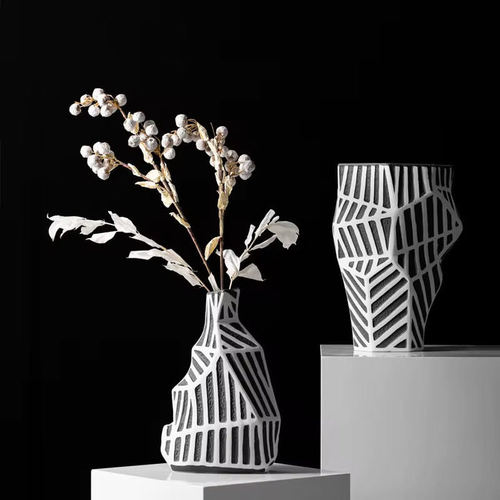 Abstract Black & White Ceramic Vase(1 piece)